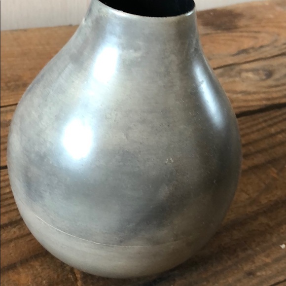 Crate and barrel vase - Picture 2 of 4